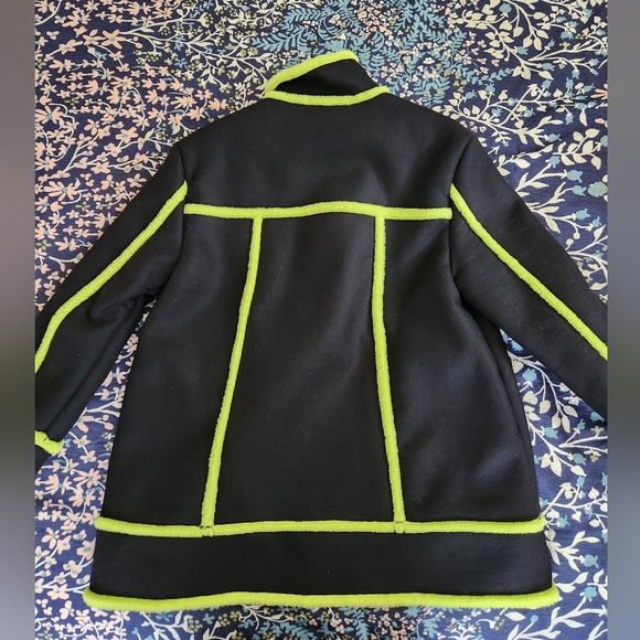 *Boutique Moschino Neon Green and Black Wool Blend Coat, women's size 6… - Picture 3 of 10